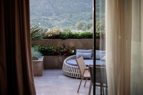 Prado Luxury Hotel – Himarë, CA
