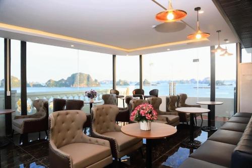 Bar/lounge, Golden Sea HaLong Hotel near Halong Pearl Museum