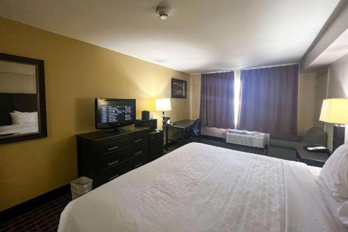 Clarion Inn & Suites