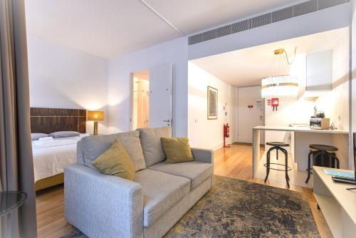 Cozy Downtown Studio by LovelyStay, Lisbona
