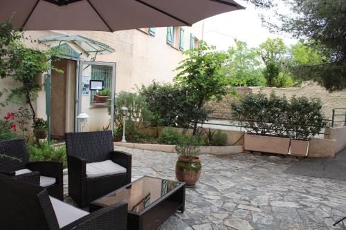Hôtel Le Clos des Pins - image 2