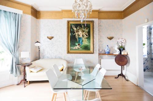 Truly stunning large house in a central location