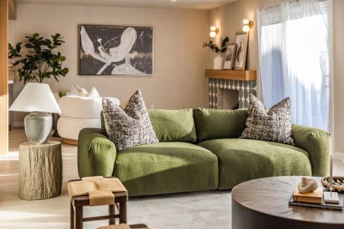 @ Marbella Lane - Vibrant & Chic Designer Home photo 2