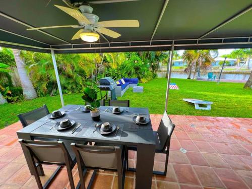 Water Front Fort Lauderdale 4 Bedroom W/ Hot Tub!