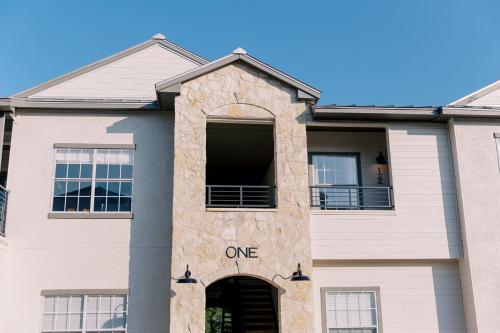 Modern Apartments, NEW BRAUNFELS - SK - New Braunfels