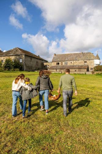 Manoir de Sterpigny, château-ferme 17ème siècle gîte la Tour