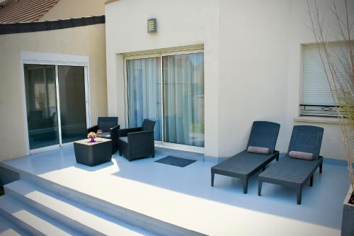 Зручності, Luxury & Love - Indoor Swimming Pool & Cinema Room in Chelles