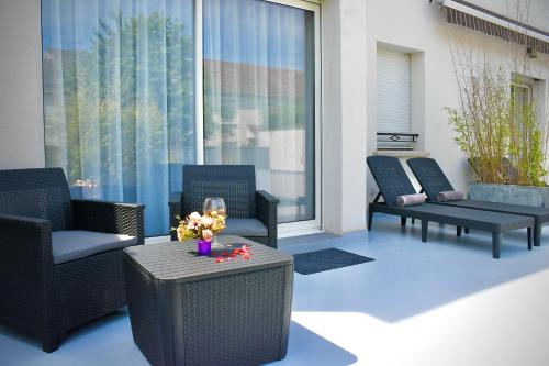 Luxury & Love - Indoor Swimming Pool & Cinema Room 2