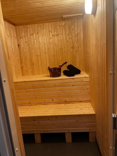 Spaa, Exclusive Funkis Cabin, Lake View, Rooftop Terrace, Jacuzzi, Sauna, Close to Golf and Alpine in Vradal