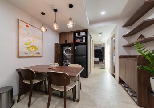 Nha Trang Goldcoast Apartment, sea and city view