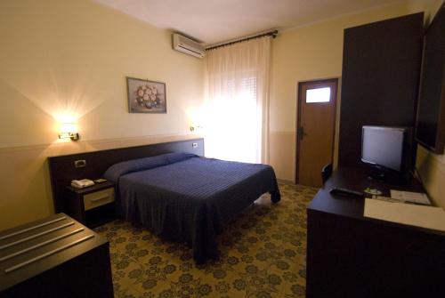 Hotel Riviera - image 7