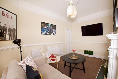Liverpool City Stays - Off The Beatles Theme House - Penny Lane DD1 in Garston