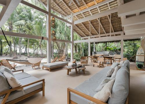 Oprema, Casa Arena Beachfront Property in Santa Teresa