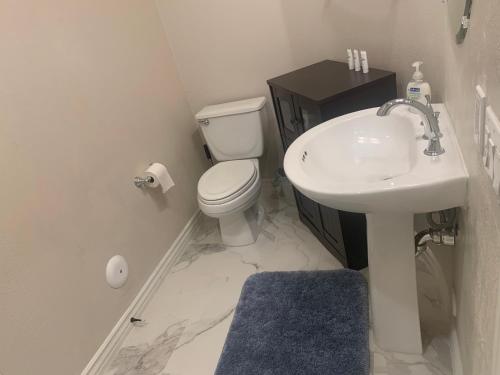 Rooms in Sweet Home in Riverside, USA