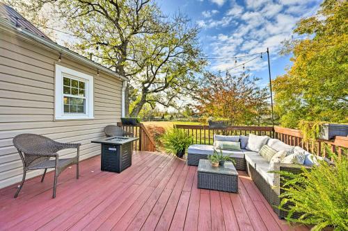 Farmhouse Cottage on 10 Acres Trails On-Site in Monticello, USA