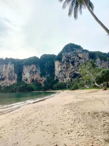 Garden View Resort Tonsai in Ton Sai