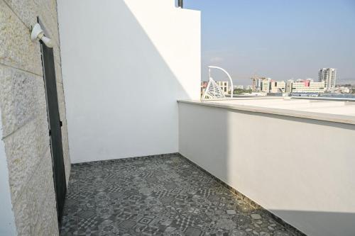 Luxurious penthouse for couples in Kiryat Mozkin