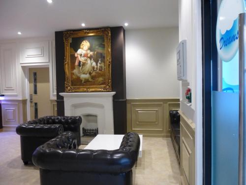 Real Dreams Hotel - image 13