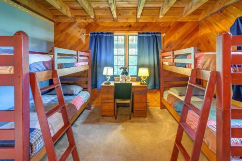 Rustic Roost Cabin in Vega, USA
