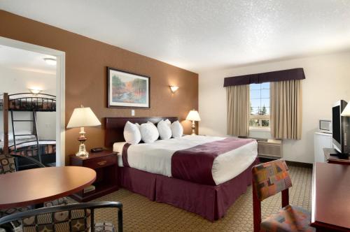 Ramada by Wyndham Red Deer Hotel & Suites