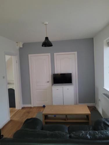 NO 7 Decent Home (Generous luxury bedroom) - Accommodation - Ashton under Lyne