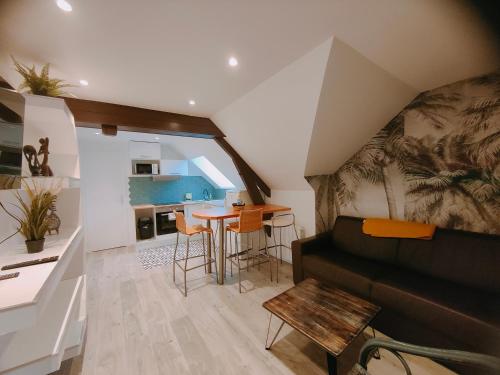 Les Lofts De Provins: Apt 7