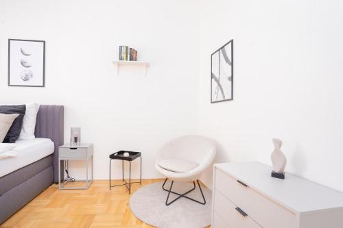 Prague Days - Two-bedroom Apartment with Workspace right next to Old Town Square - image 6