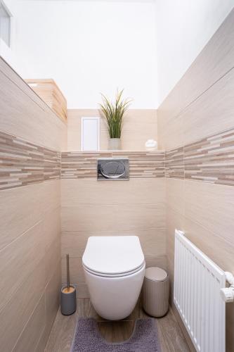 Prague Days - Two-bedroom Apartment with Workspace right next to Old Town Square - image 5