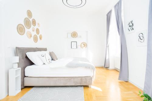 Prague Days - Two-bedroom Apartment with Workspace right next to Old Town Square - image 11
