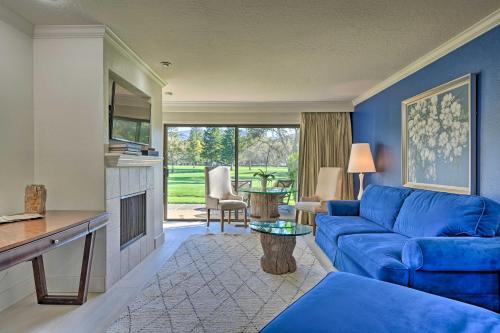 Bright and Airy Napa Condo with Patio on Golf Course! - image 6