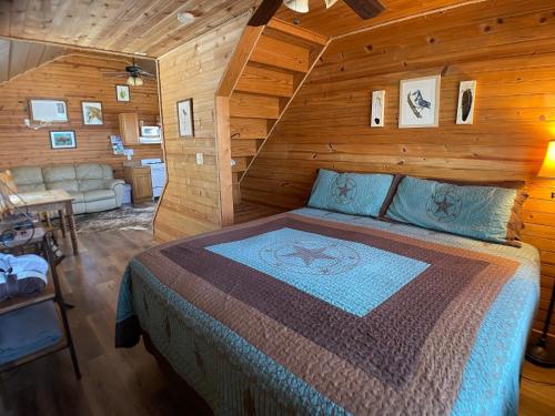 Walnut Canyon Cabins - image 11