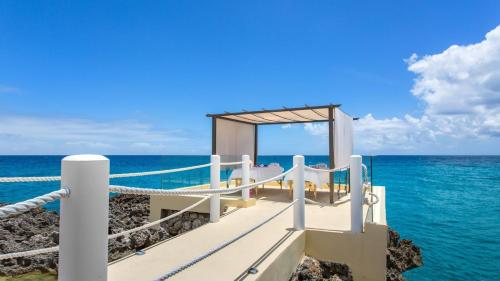 Sunset Beach View - Luxury Studio next to The Morgan Resort