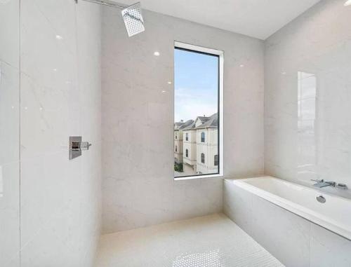 4 Story Home Mins To Downtown Houston with City Views in Houston, USA