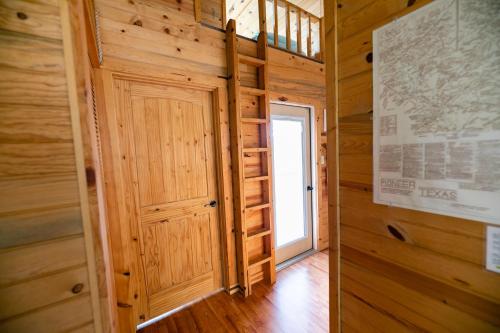 Walnut Canyon Cabins