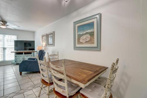 Mustang Isle Condo - image 10