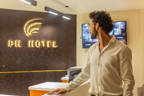 PH Hotel - Tap to explore photos