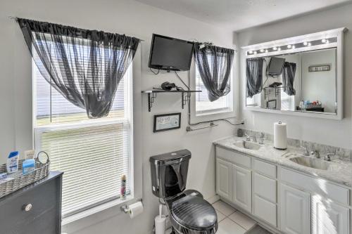 Muskegon Getaway with Fire Pit and Patio Less Than 1Mi to Lake! - image 3