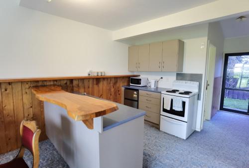 ห้องครัว, Mystery Creek Motel near สนามบินแฮมิลตัน