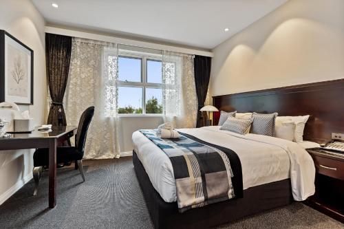 Suite, executive