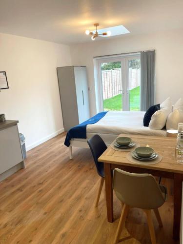 Cambridge Studios and Suites by Tas Accommodations in Cherry Hinton