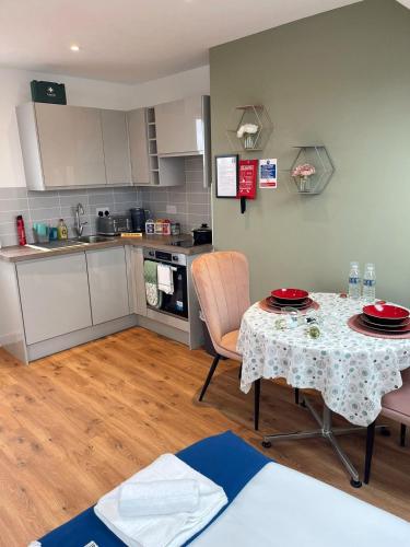 Cambridge Studios and Suites by Tas Accommodations in Cherry Hinton