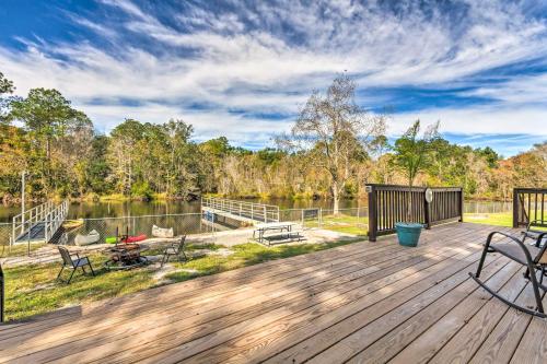 Secluded Pensacola Home about 3 Mi to Boat Launch in Gonzalez