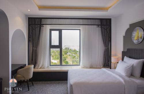 Deluxe Twin with Partial Sea View