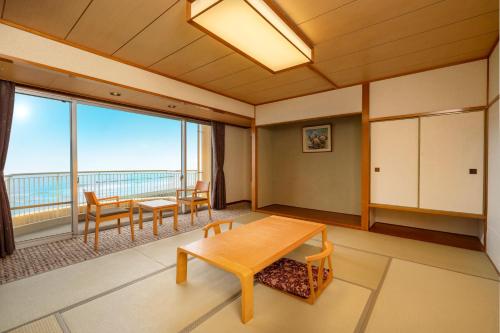 Japanese-style Room with 10 Tatami (MAX 5 Adults)