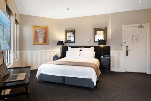 1 queen bed