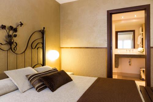 Hotel Els Caçadors de Ribes - image 5