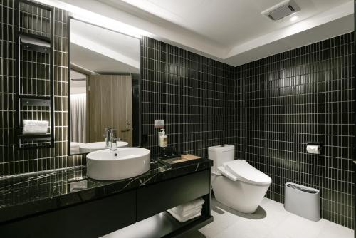 407380676 Autumn Willow Hotel
