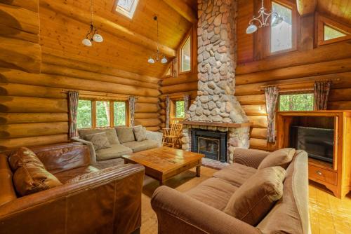4 bedrooms, 8 beds