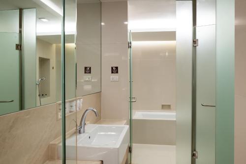 Jasmine Resort Hotel Bangkok Room Type - Triple Room