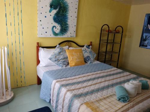 Little Sanity  beach house in Daanbantayan